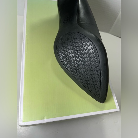 pointed toe pumps - Picture 6 of 6